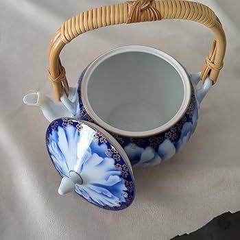 深川製磁 牡丹 金ミル 茶器揃い 湯呑み 6点 急須 共箱 未使用 深川製磁 牡丹 金ミル 茶器揃い 湯呑み 6点 急須 共箱 未使用