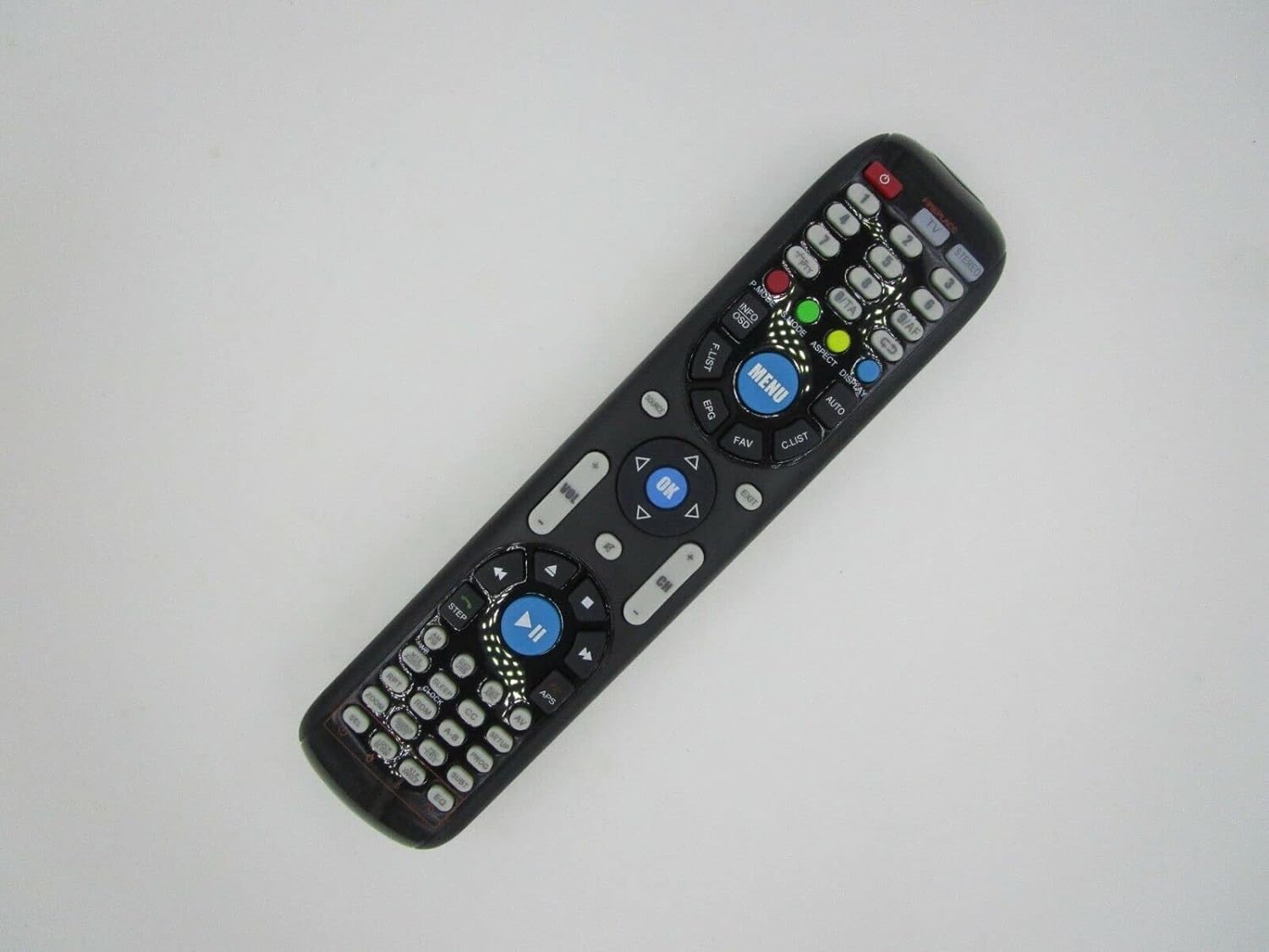 En ángulo view of the black replacement remote control, showing its ergonomic design.