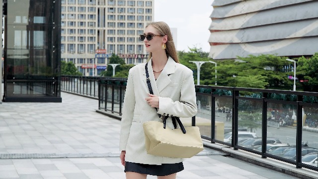 Bolso tote grande Travistar para mujer en lienzo con correa desmontable miniatura 7
