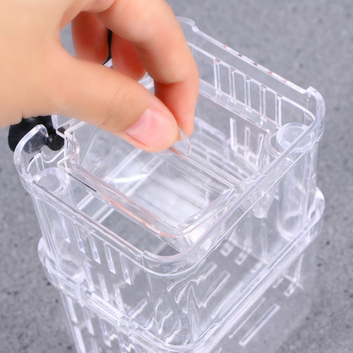 2pcs Acrylic Fish Breeding Tank Dividers with Suction Cups for Aquarium and Fish Tank Safe Hatchery Box and Adult Isolation