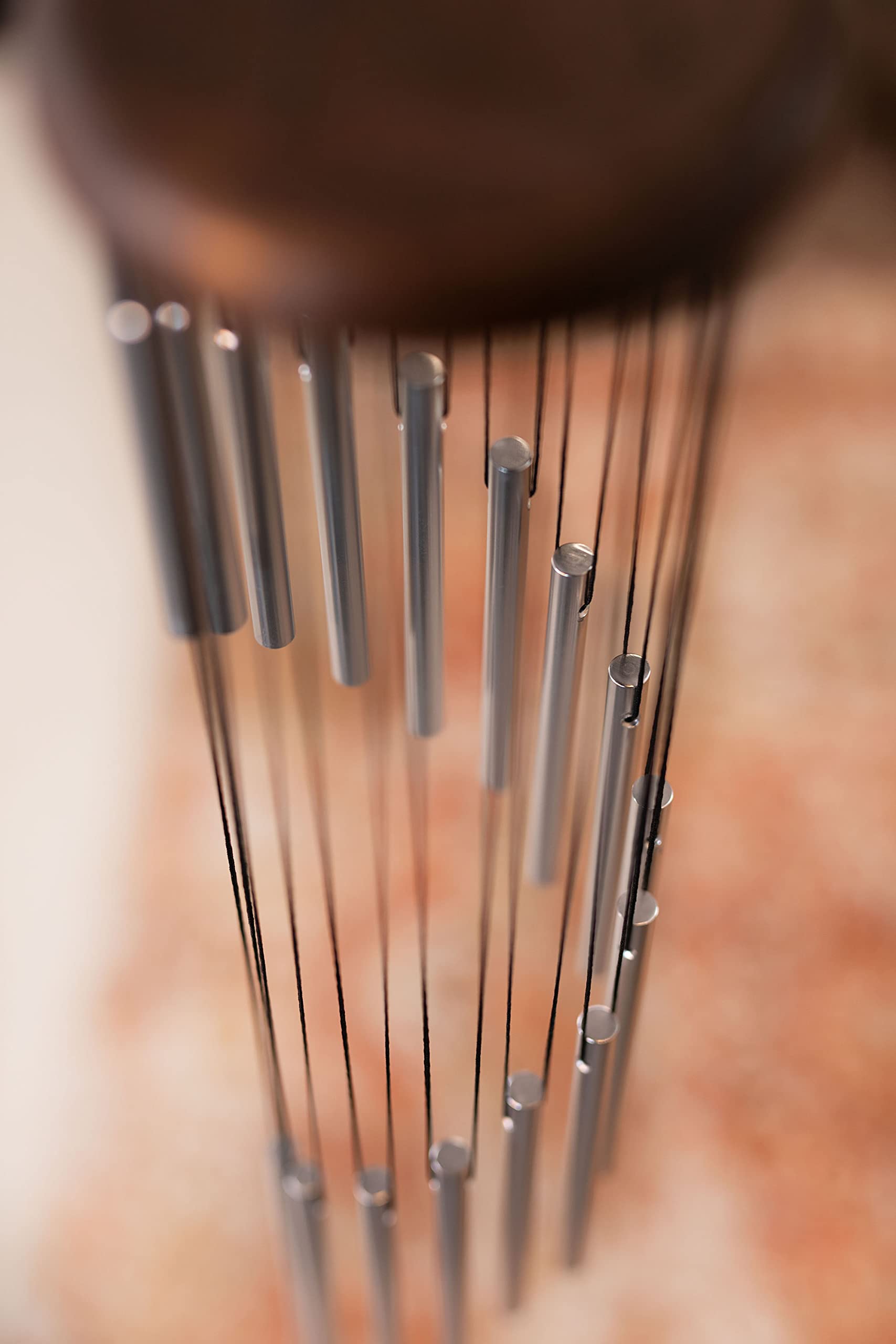 Sonic Energy Spiral Chime – 73 cm, Silber – Metallisches Windspiel mit 16 Klangstäben – Dekoration für Innen- und Außenbereich (SC29S)