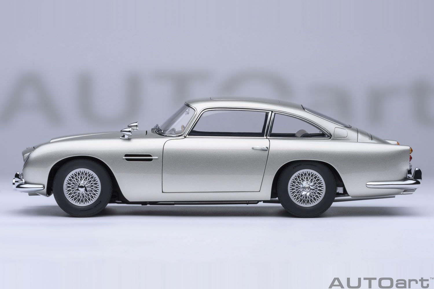希少　AUTOart製　Aston Martin　DB5　1/18 ミニカー AUTOart 1/18 Aston Martin DB5 