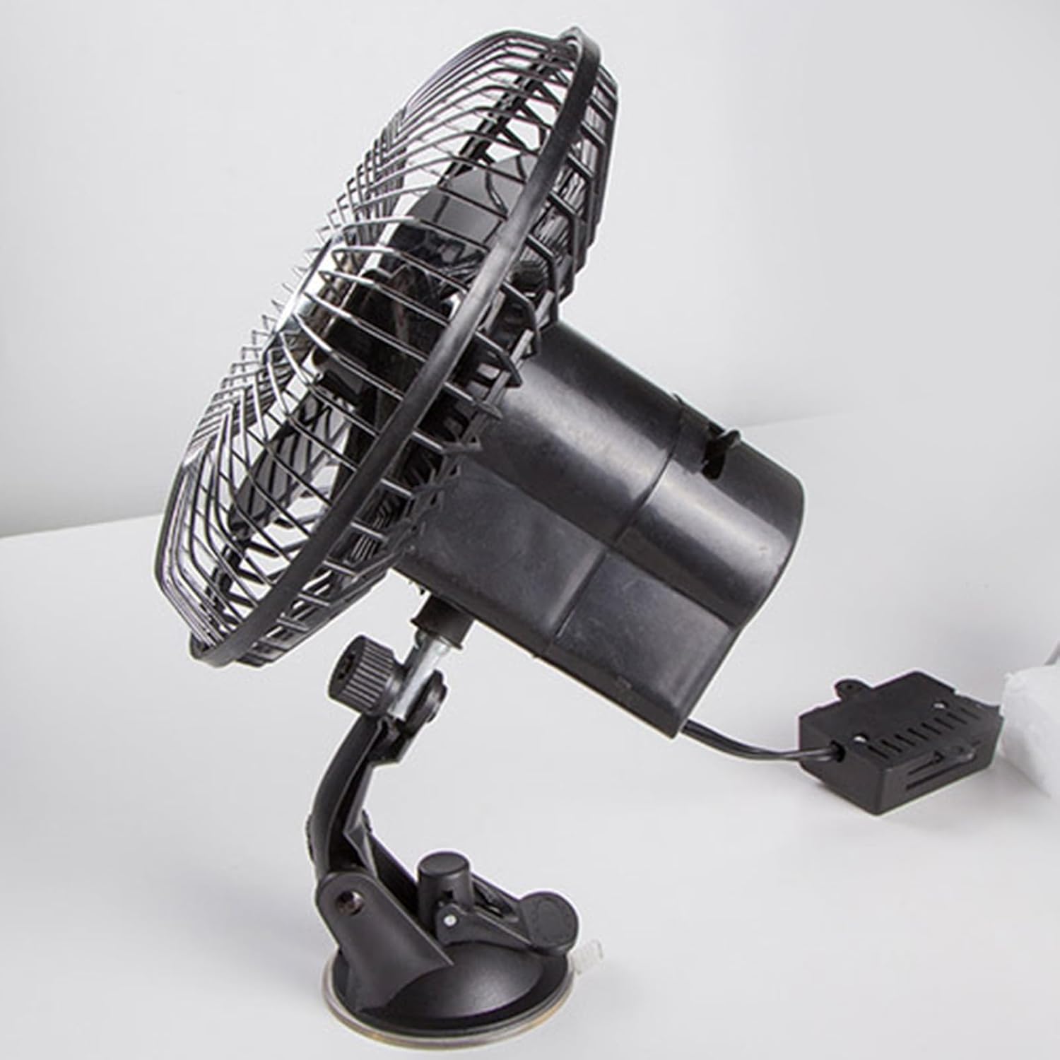 Suction Cup Fan Car Oscillating Fan 6 inch Suction Cup Cooling Fan Vehicle 360 Degree Rotation Effective Air Circulation for Summer (12v)