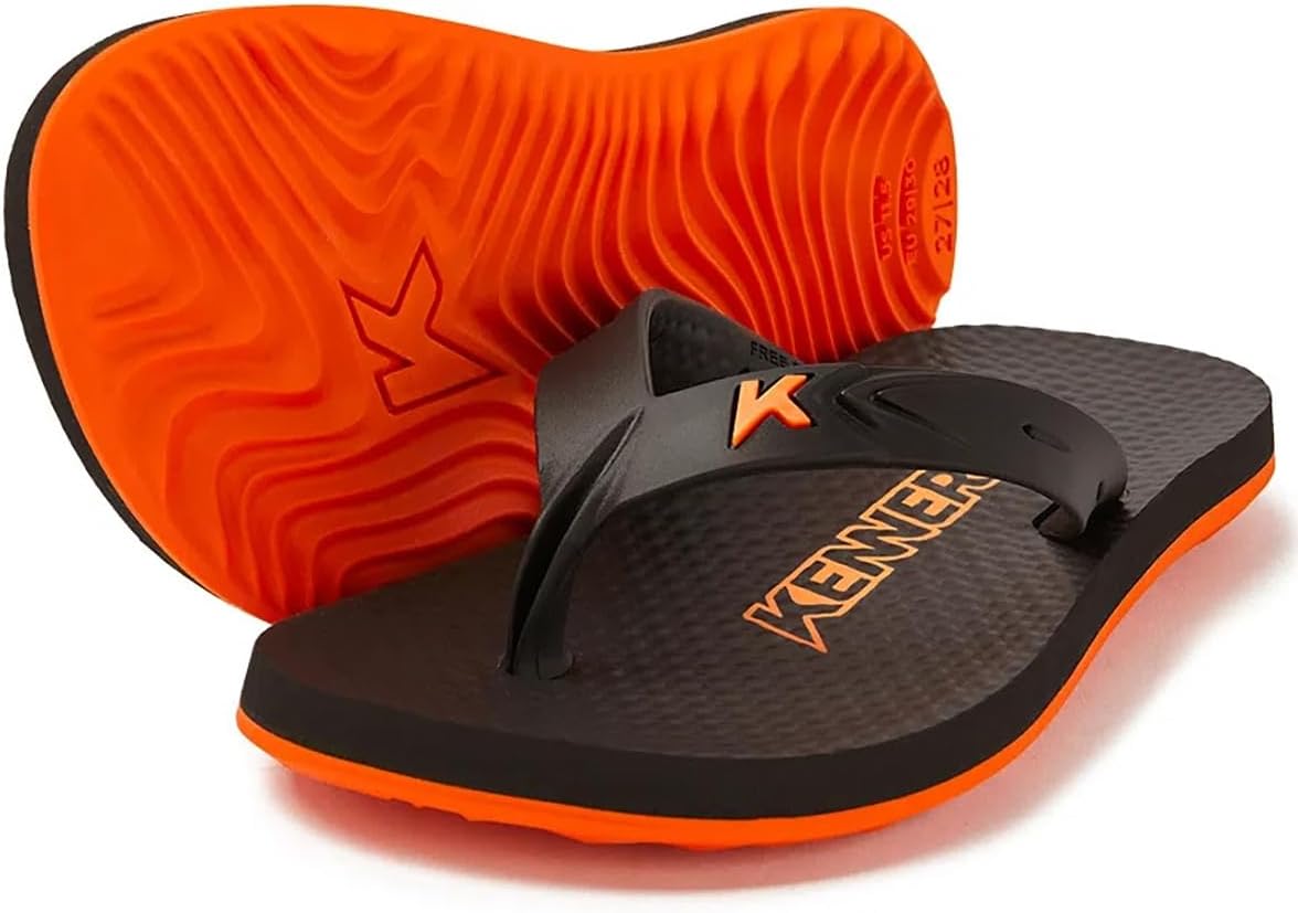 Chinelo Infantil Kenner New Summer Kids – Preto e Laranja em promoção! Veja a oferta e mais achadinhos de Sandálias & Chinelos Infantis Hoje é o melhor dia para comprar Chinelo Infantil Kenner New Summer Kids – Preto e Laranja com aquele preço maroto! Promoção! Aproveite a oferta!