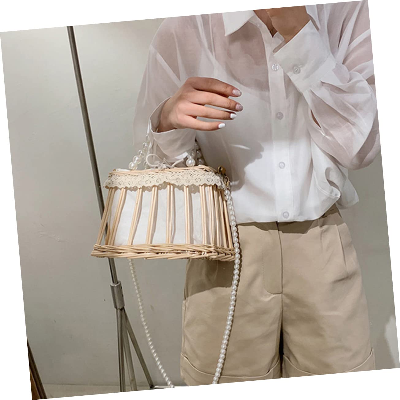Borsa a Tracolla Quadrata in Paglia con Decorazioni Perlati, Portatile