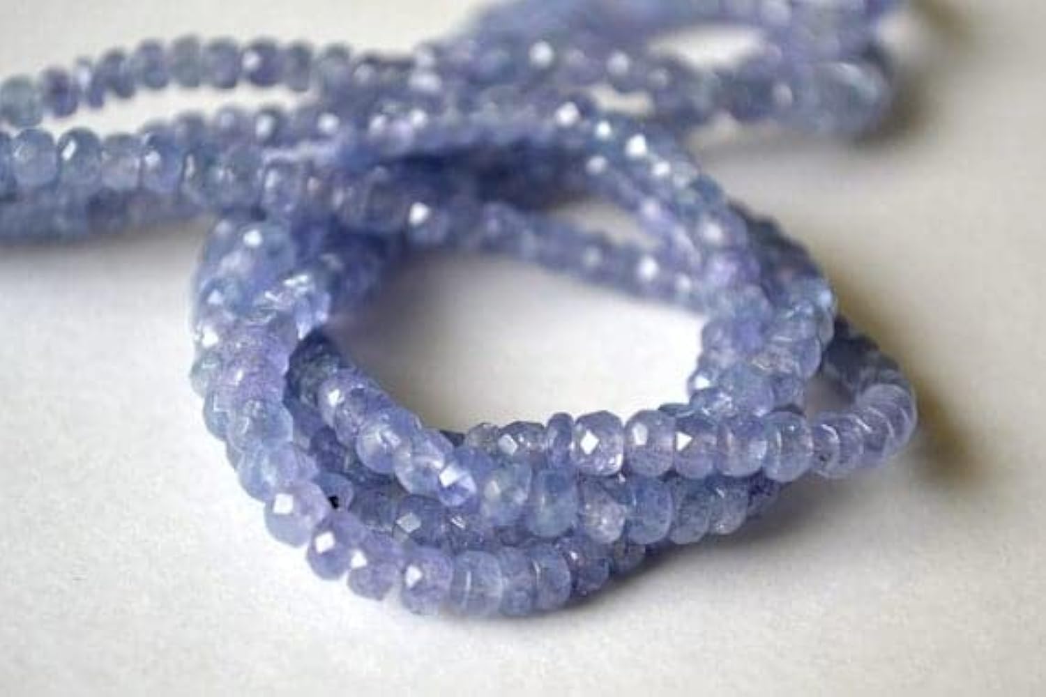 Tanzanite perles facettées 4mm et gemmes rondelles translucides pour fabrication de bijou