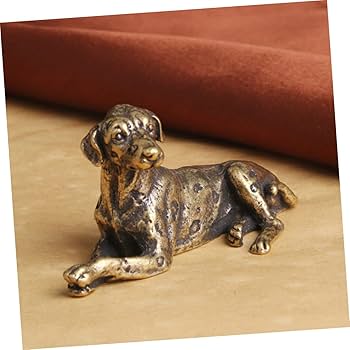 犬の置物金属製　銅か真鍮製か何かと 思われます。非常に重いです。 犬の置物金属製 銅か真鍮製か何かと 思われます。非常に重いです
