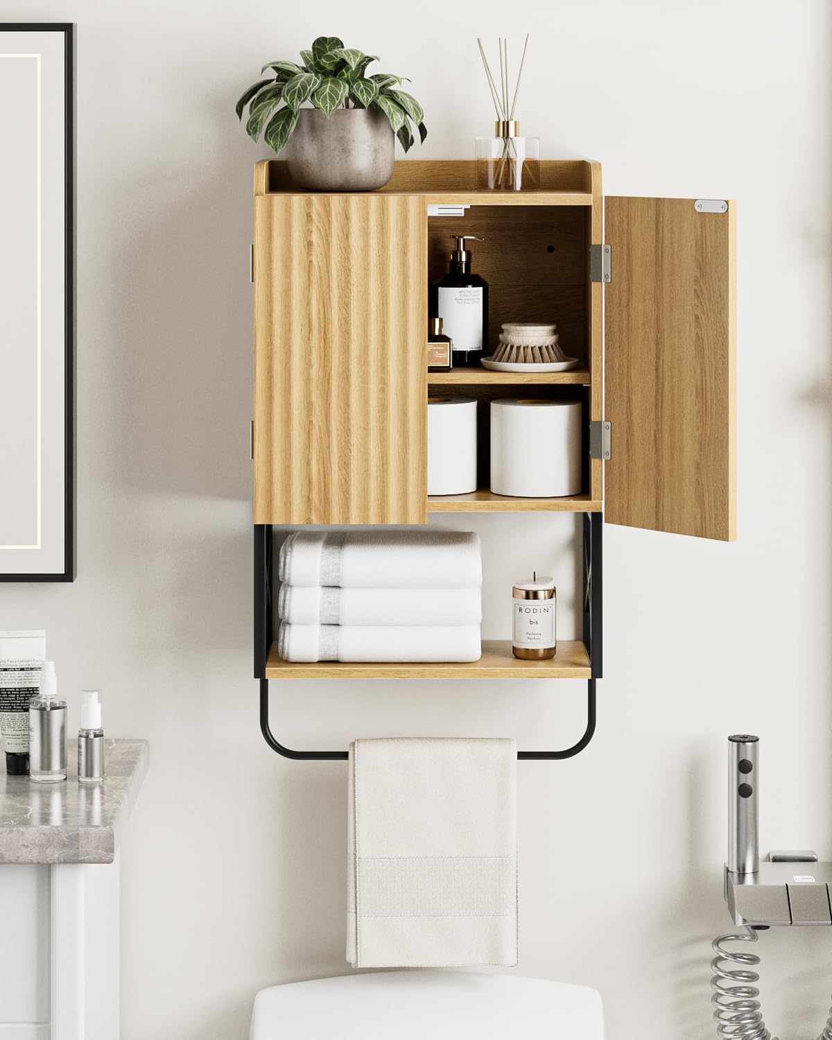 Armoire à pharmacie / Armoire murale de salle de bain, meuble mural avec étagères réglables, armoire gain de place pour salle de bain, cuisine et salon (68,5 x 39 x 18 cm, chêne au design moderne)