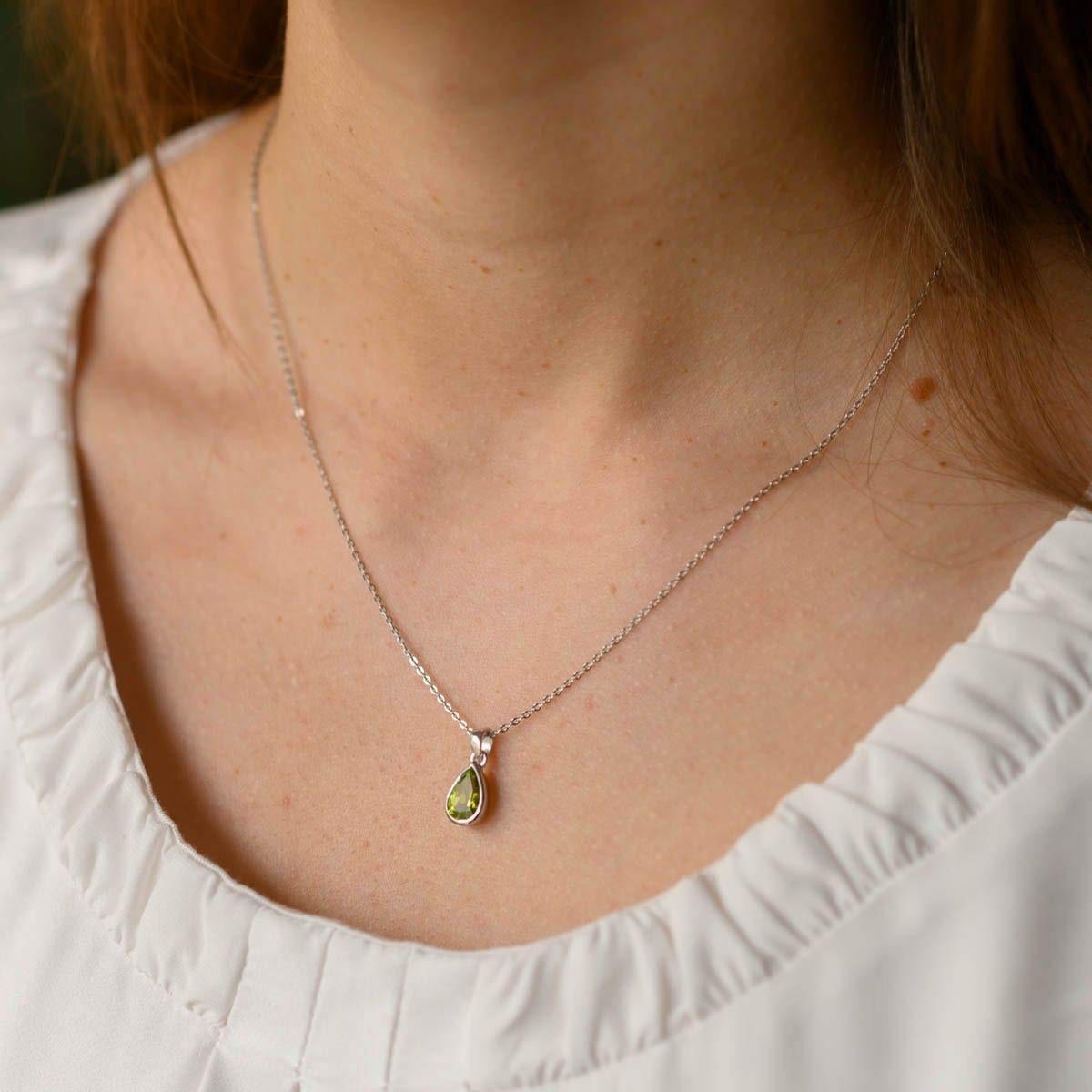 Peridot Anhänger Silber 925 grün Tropfen Edelstein KA-274 | Sterlingsilber rhodiniert wahlweise mit Kette inkl. Schmuck Box Made in Germany von MATERIA by Matthias Wagner