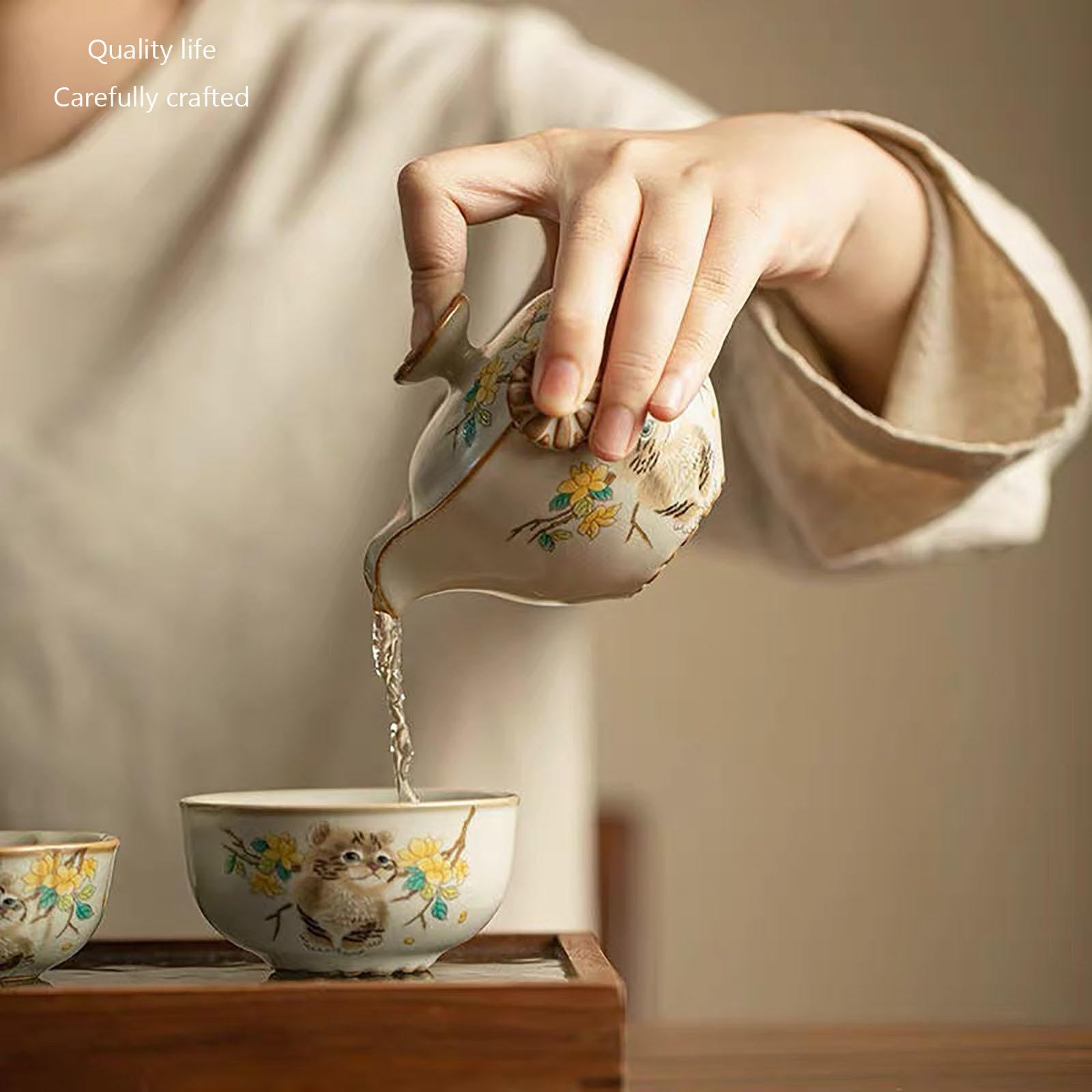 Przenośny zestaw do herbaty dla kota, porcelanowy czajniczek z zaparzaczem, filiżanka do herbaty z zaparzaczem i pokrywką, chiński zestaw do herbaty, zestaw do herbaty Gongfu, zawiera 3 filiżanki i 1