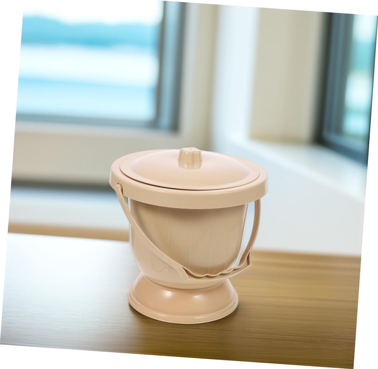 1pc Portable Urinal Pail Lid Urinal Container for Adults Elderly and Pregnant Women Lightweight Night Spittoon for Home and Travel Use