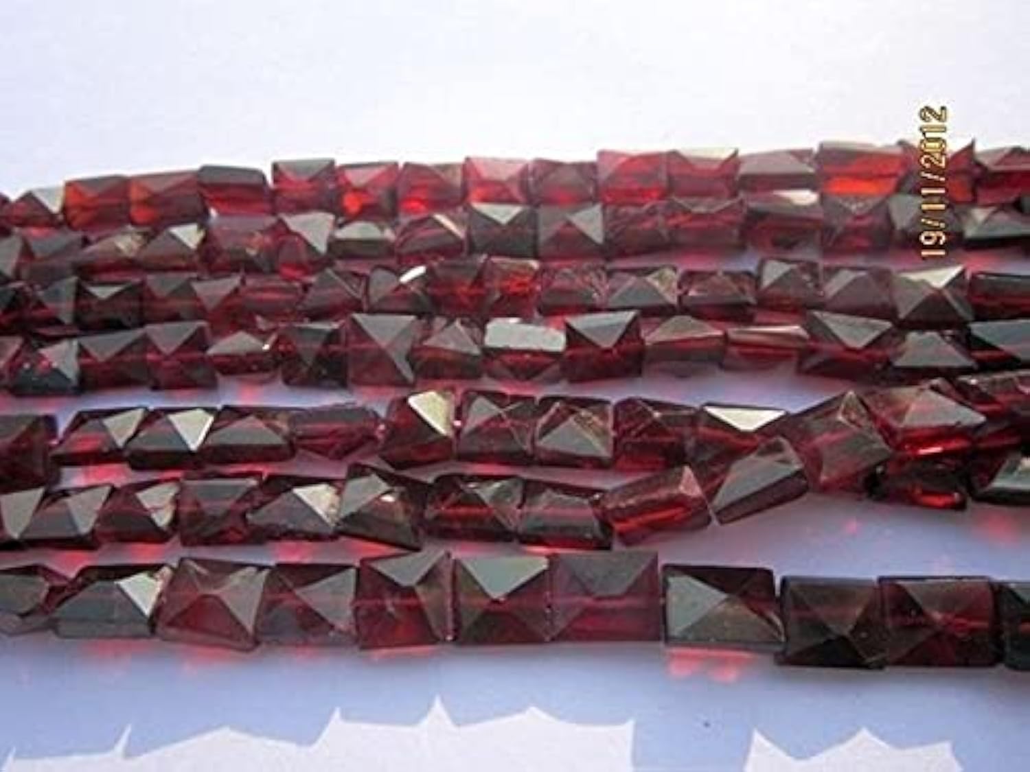 Perles de grenat 6mm style bohème chic pour collier d'été