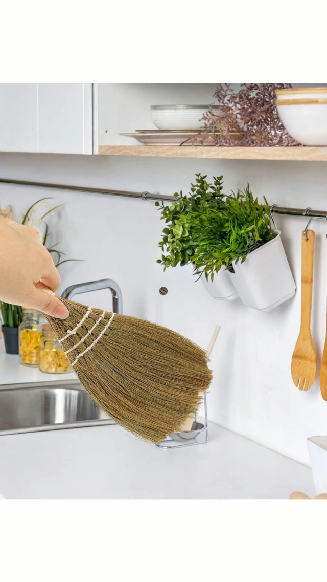 Healifty Natural Grass Asian Whisk Broom 2pcs Handmade Thai