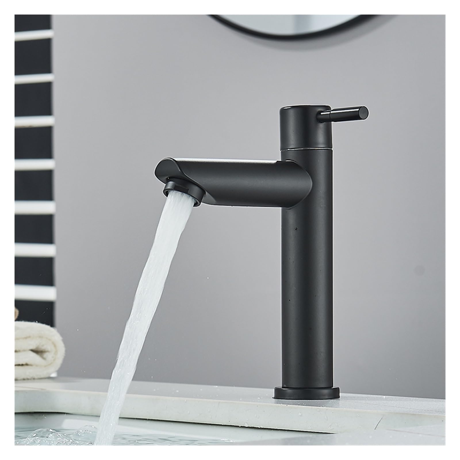 Robinet de vanité noir mat avec mitigeur cascade en acier pour grand évier de salle de bain
