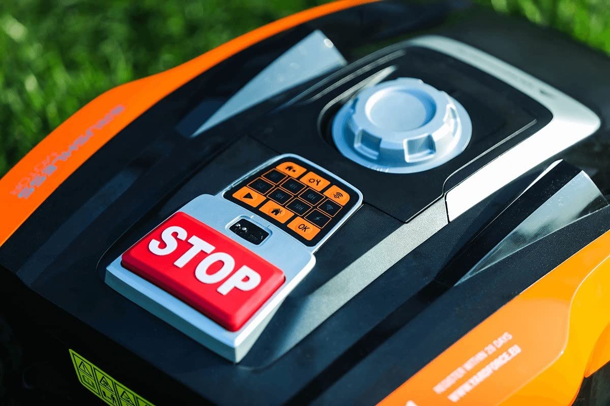 YARD FORCE Robot koszący Compact 400RiS do 400 m² – samojezdna kosiarka ze sterowaniem Wi-Fi i aplikacją, czujnik ultradźwiękowy iRadar, funkcja cięcia krawędzi i silnik bezszczotkowy