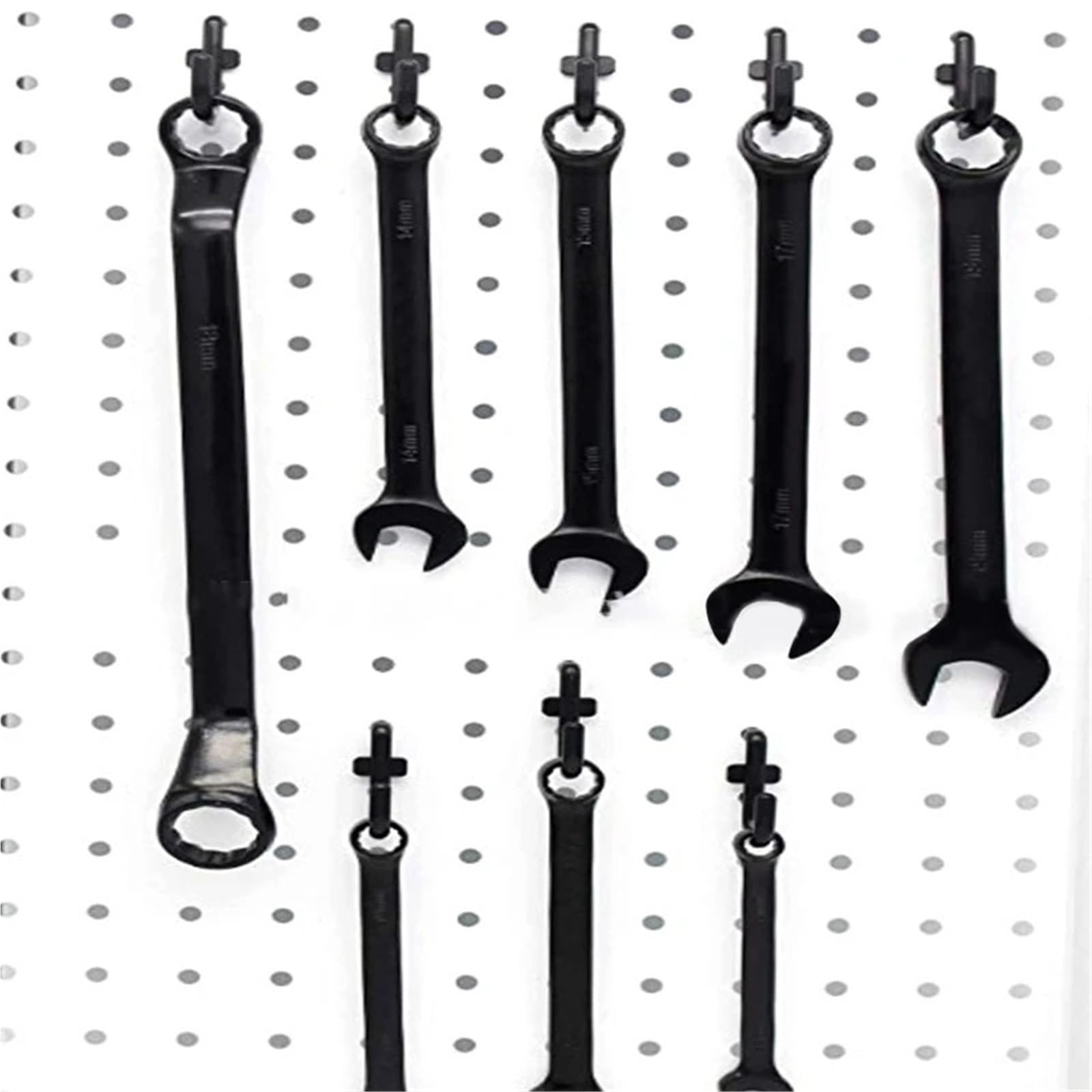 Ganci Per Scaffali Di Negozi 50 pezzi/100 pezzi pannelli forati stile J ganci in plastica resistente a forma di gancio for piolo pannello for pioli organizer for strumenti all'usura(100pcs)