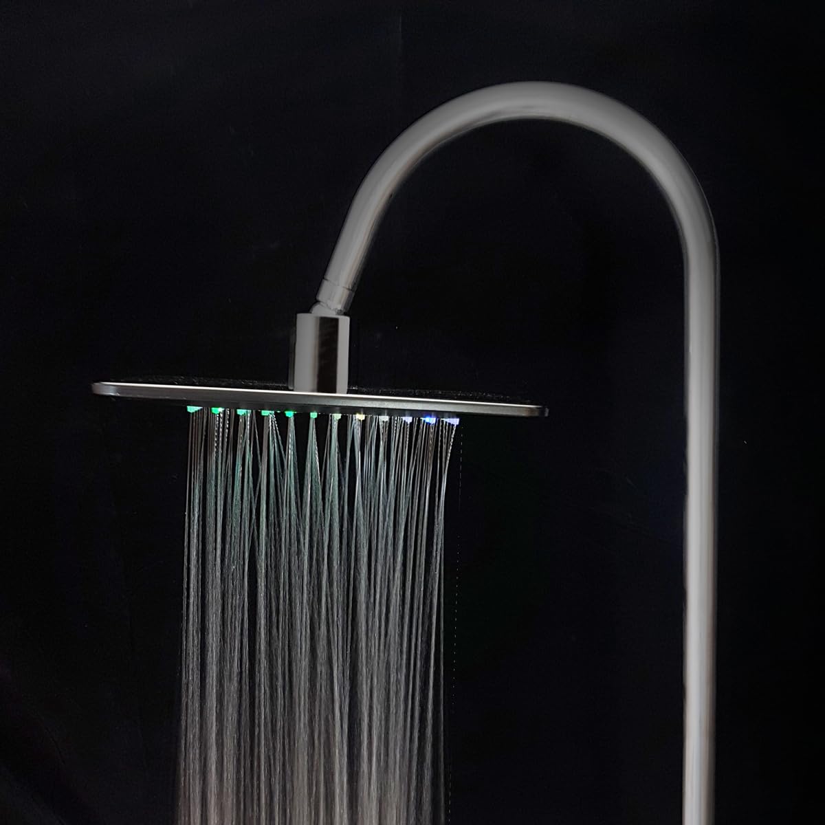 Cabezal de ducha LED alto cuadrado negro y cromo