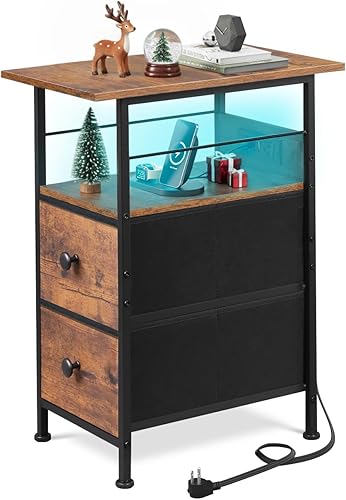 WLIVE Mesa auxiliar estrecha con estación de carga, mesa auxiliar con luces LED, 2 cajones de tela y estante abierto, mesas auxiliares de cama para