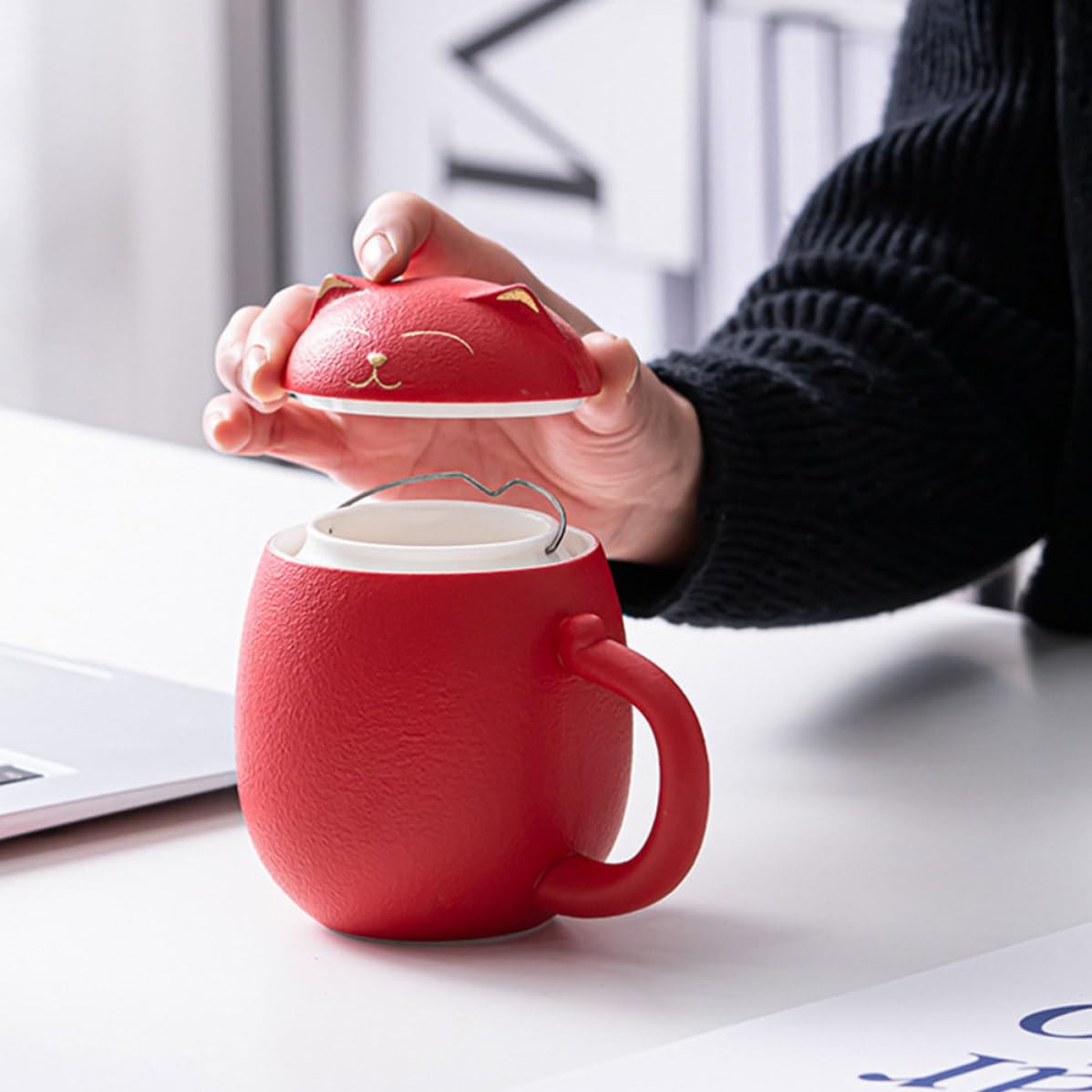 SOLUSTRE Keramik Kaffeebecher 400ml mit Deckel und Filter Katzenmotiv Tasse für Büro und Zuhause Rot Satz