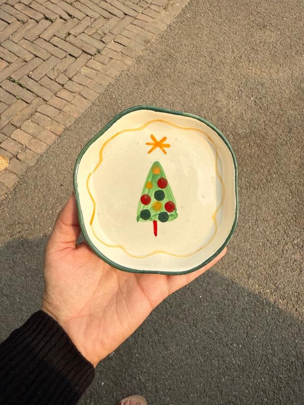 Image of WEAVING HOMES The Xmas Dessert Plate Size: 11 cm Microwave & Dishwahsher Safe (Set of 1)