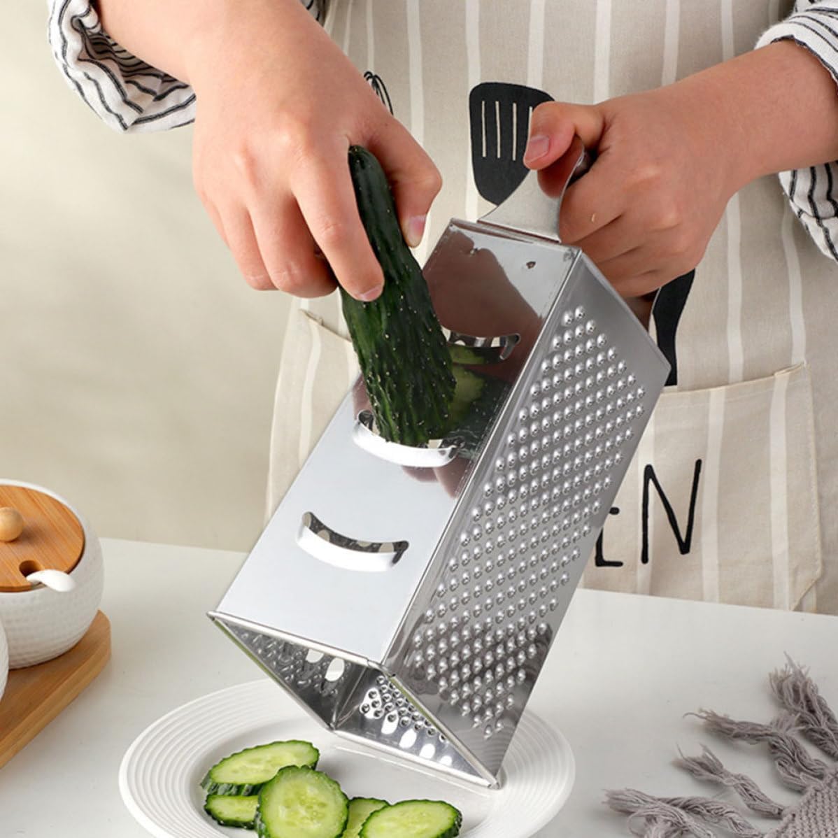 Stainless Steel Cheese Grater, Heavy Duty Bend Resistant Kitchen Tool