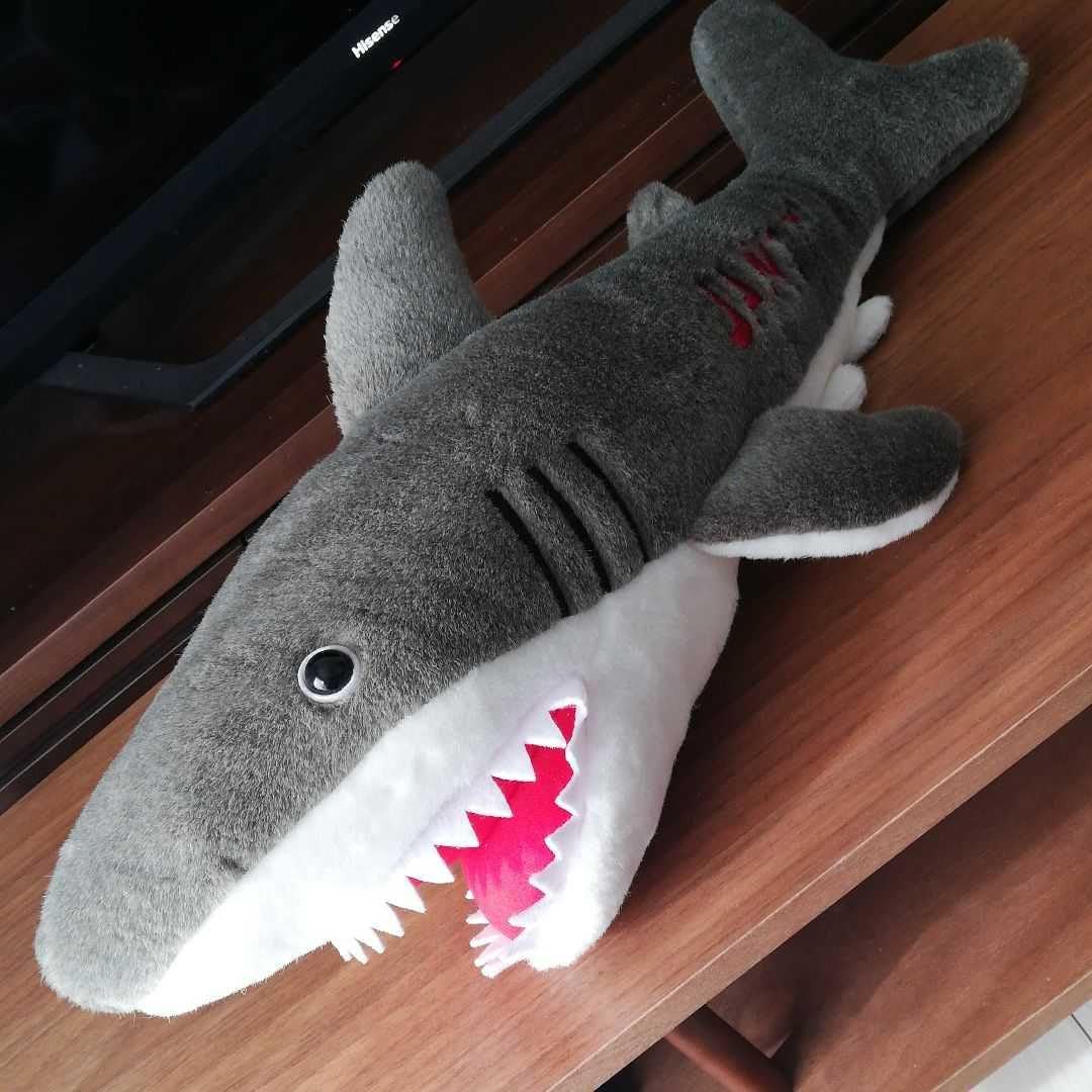 Amazon.co.jp: JAWS ジョーズ ユニバ ホオジロザメ サメ 鮫 ぬいぐるみ