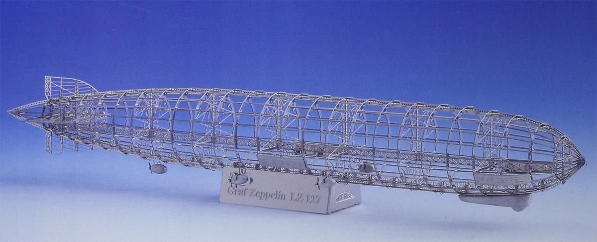 Graf Zeppelin LZ127 プラモデル Amazon | Graf Zeppelin LZ127 - Stainless Steel Model