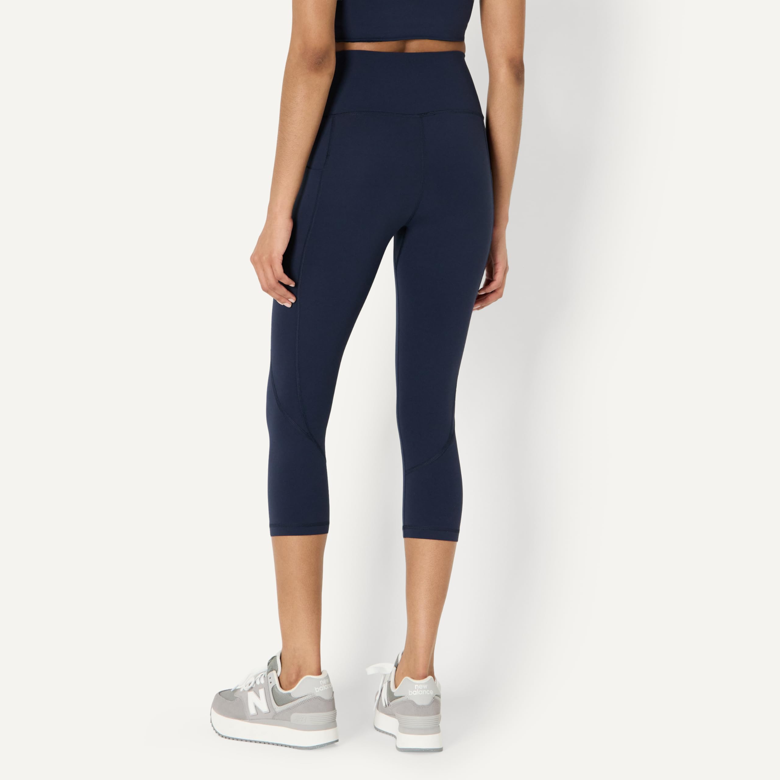 Amazon Essentials Leggings Tecnici per Yoga e Allenamento in FormFlex Morbidissimo, a Vita Alta, Pantaloni Capri, Interno Gamba 48,3cm Donna