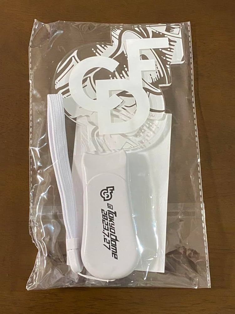 Amazon.co.jp: コムドットCDF 2023 アクリルペンライト : おもちゃ