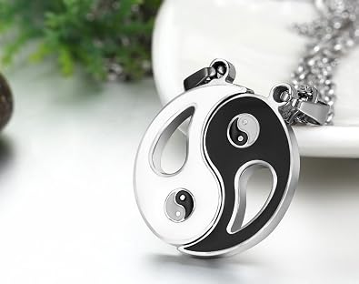 Cupimatch 2PCS Stainless Steel Yin Yang Puzzle Matching Pendant Couples Necklace with 18& 22 Chain