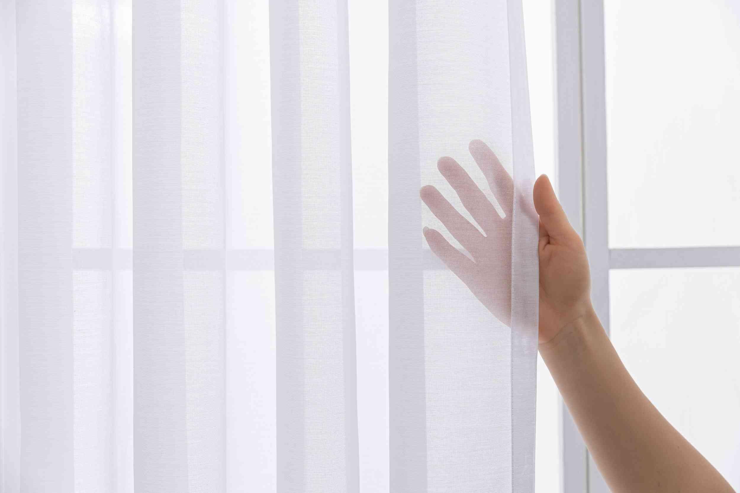Gardinen-Set 3-teilig S Wien« | 2 Vorhänge Leinenoptik HxB 245x145 cm Taupe und 1 Voile Batist Store HxB 245x300 cm Weiß 1:2 Wellenband 2025100-110S1