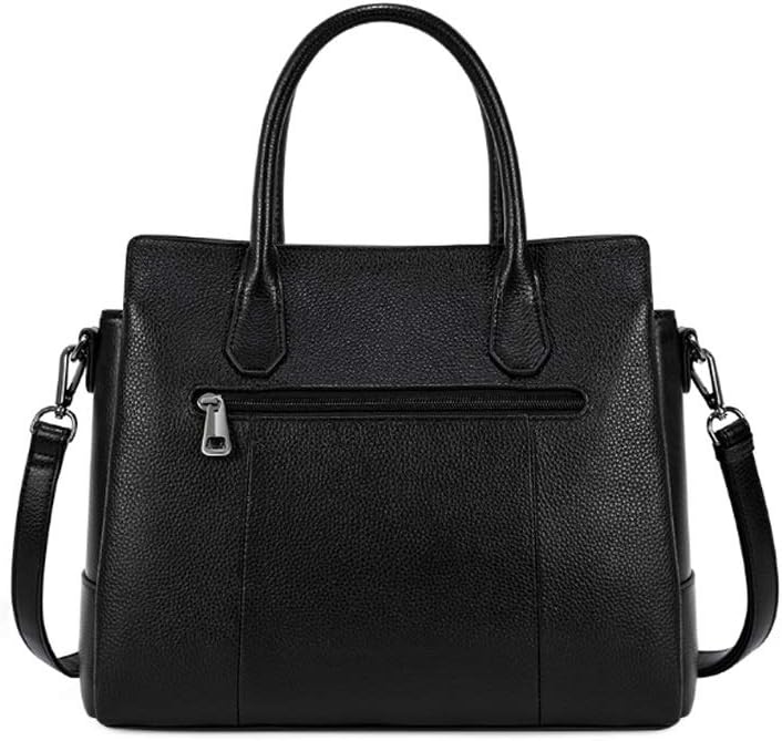 Black handbag, stylish and luxurious, comfortable feel, reasonable separation, you can carry it when go out