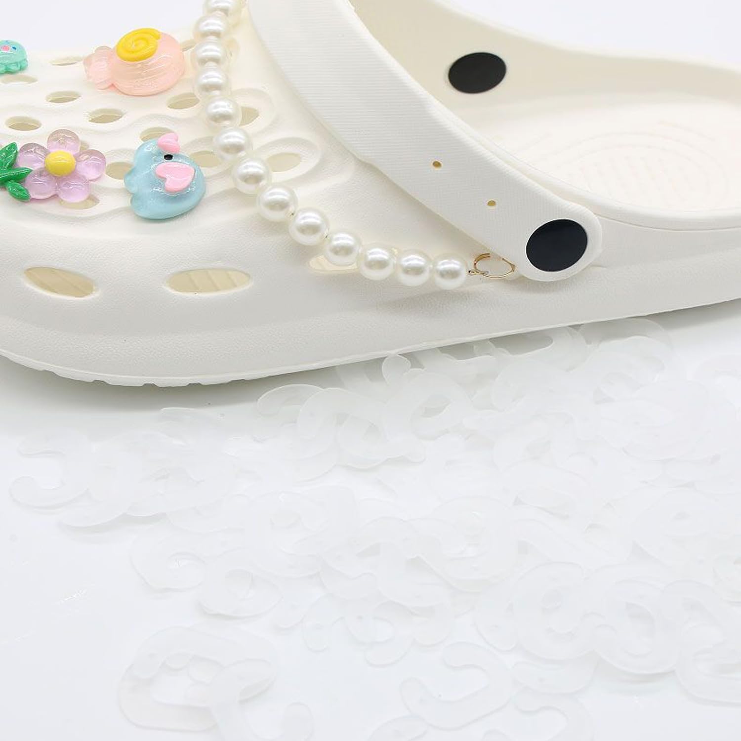 30 Pack Shoe Charm Fasteners Shoe Chain Charms Hook C Shape Plastic Buckle Clips for Jibbitz Crocs Bogg Bag Clog Sandals Jewelry Chain Keep Shoe Charms From Falling Off