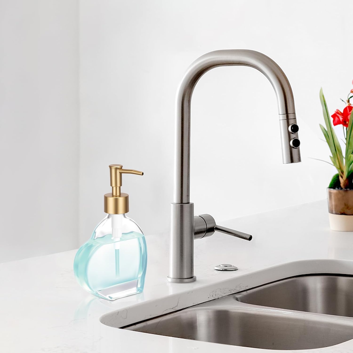Glass Soap Dispenser Bathroom, Heart-Shaped 6.7oz Refillable Liquid Soap Dispenser with Rust-Proof Plastic Pump for Kitchen