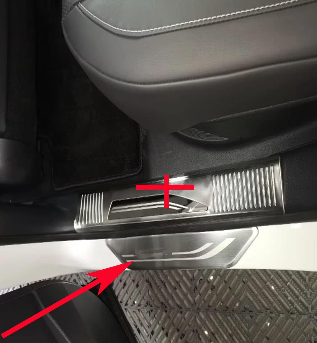 4 Car Threshold Strip Protection Strip, Front and Rear Four Door Decorative Strips for RX 2023-2024 (External Silver)