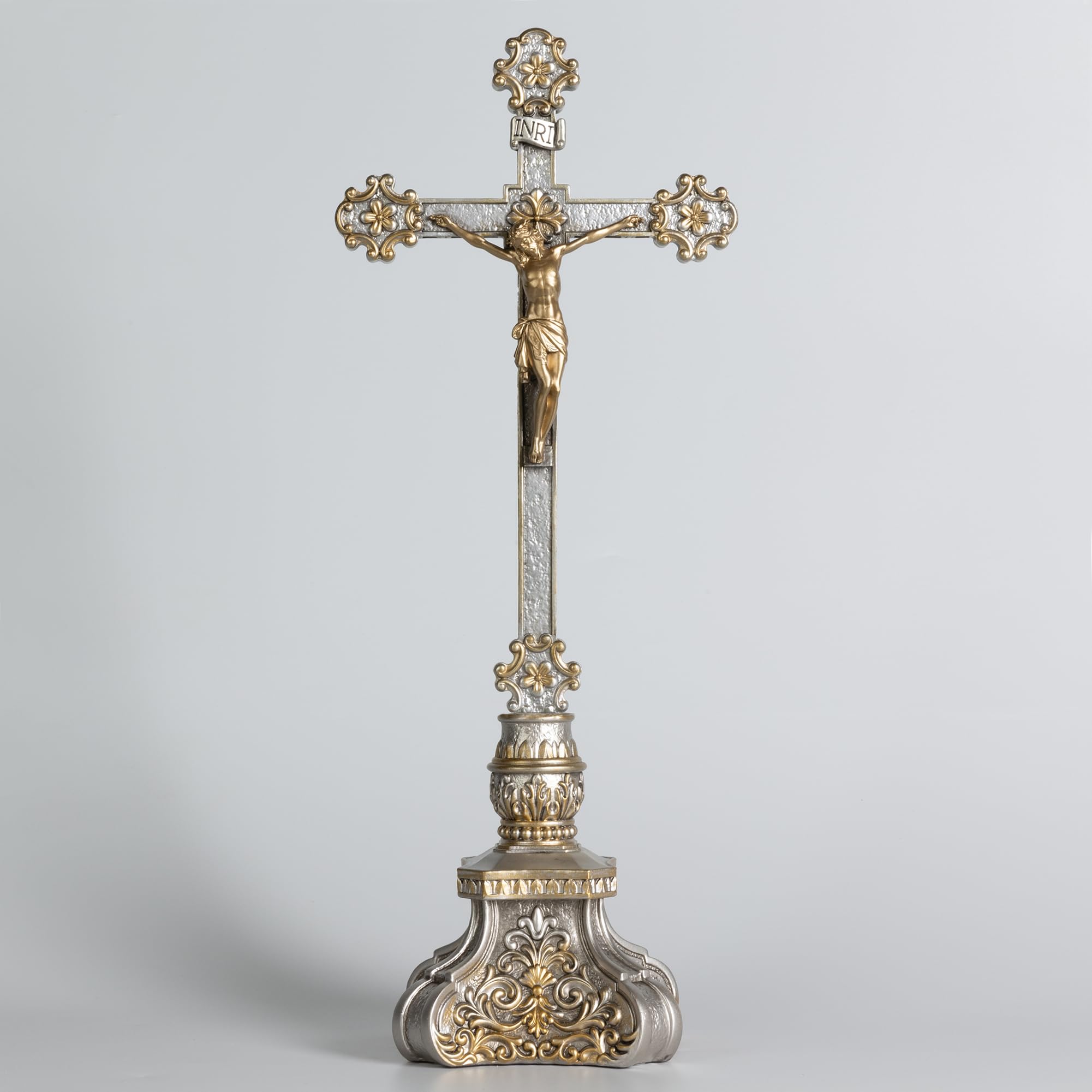 Grace4Joy Kruzifix-Ständer, 45,7 cm, stehendes Kruzifix, katholischer Tisch-Altar-Dekor, handbemaltes Jesuskreuz mit kunstvollem Sockel, antikes Heimdekor