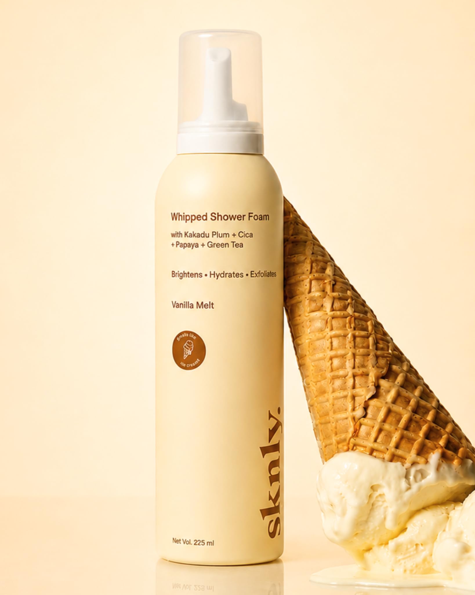 sknly vanilla melt whipped shower foam body wash | shower mousse | brightens, hydrates & gently exfoliates | fruit-powered formula | kakadu plum, papaya enzyme & calming botanicals | vanilla dessert-inspired fragrance | 225 ml
