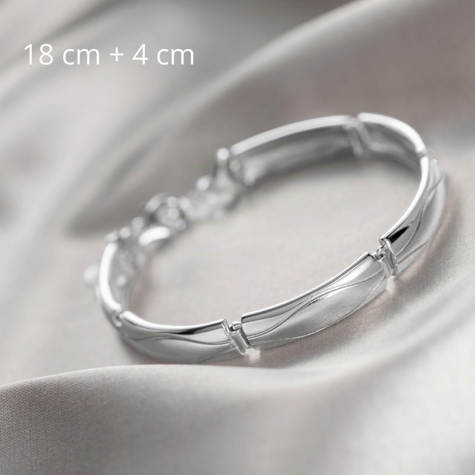 LillyMarie Breites Sterling Silber Armband Mit Wellenmuster Und Karabinerverschluss