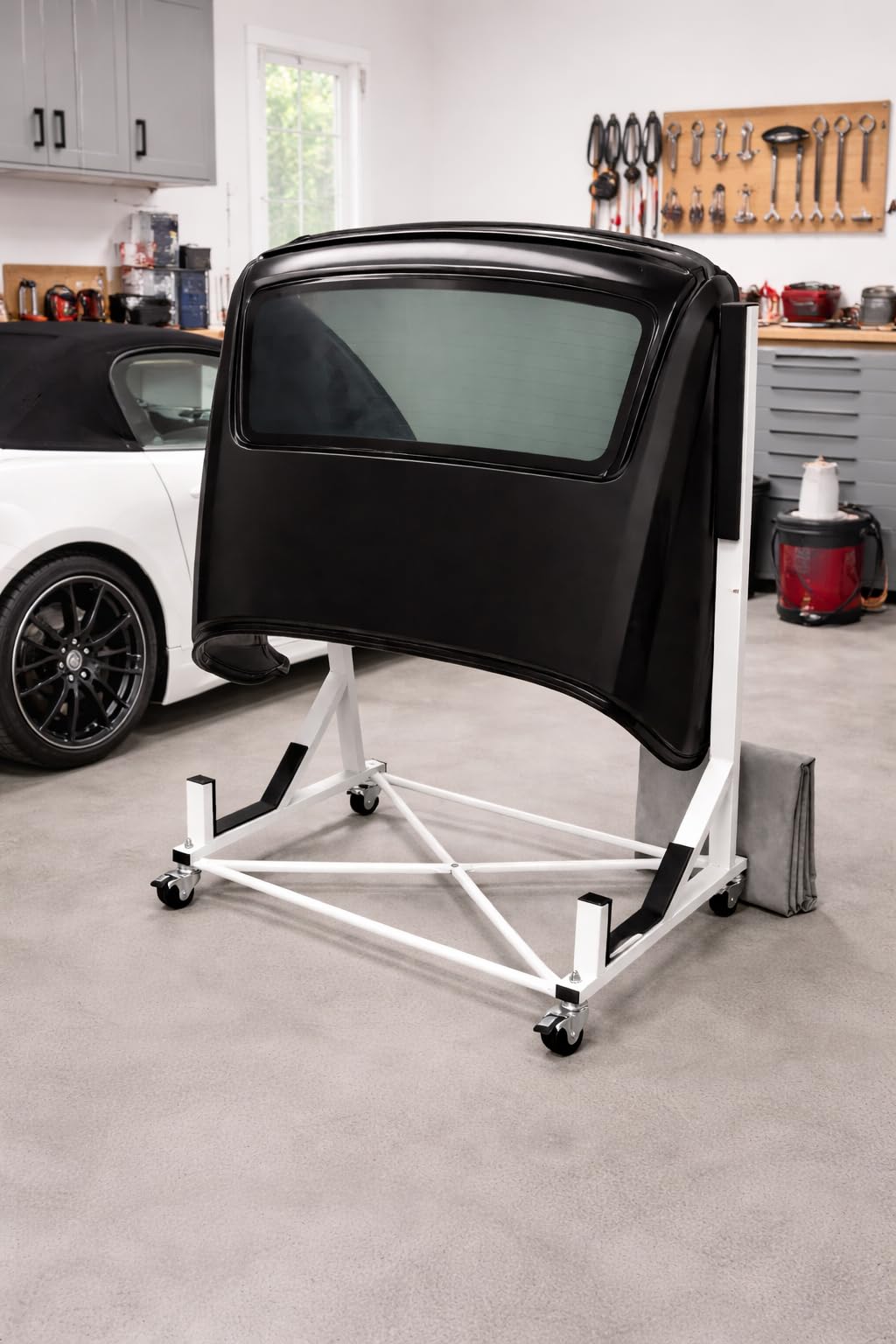 Easy Act rollbarer Hardtopständer, Hardtop Aufbewahrungsständer in Weiß, mit 4 feststellbaren Rollen und gepolsterten Auflagepunkten, aus Stahl, inkl. XXL Hardtop Cover