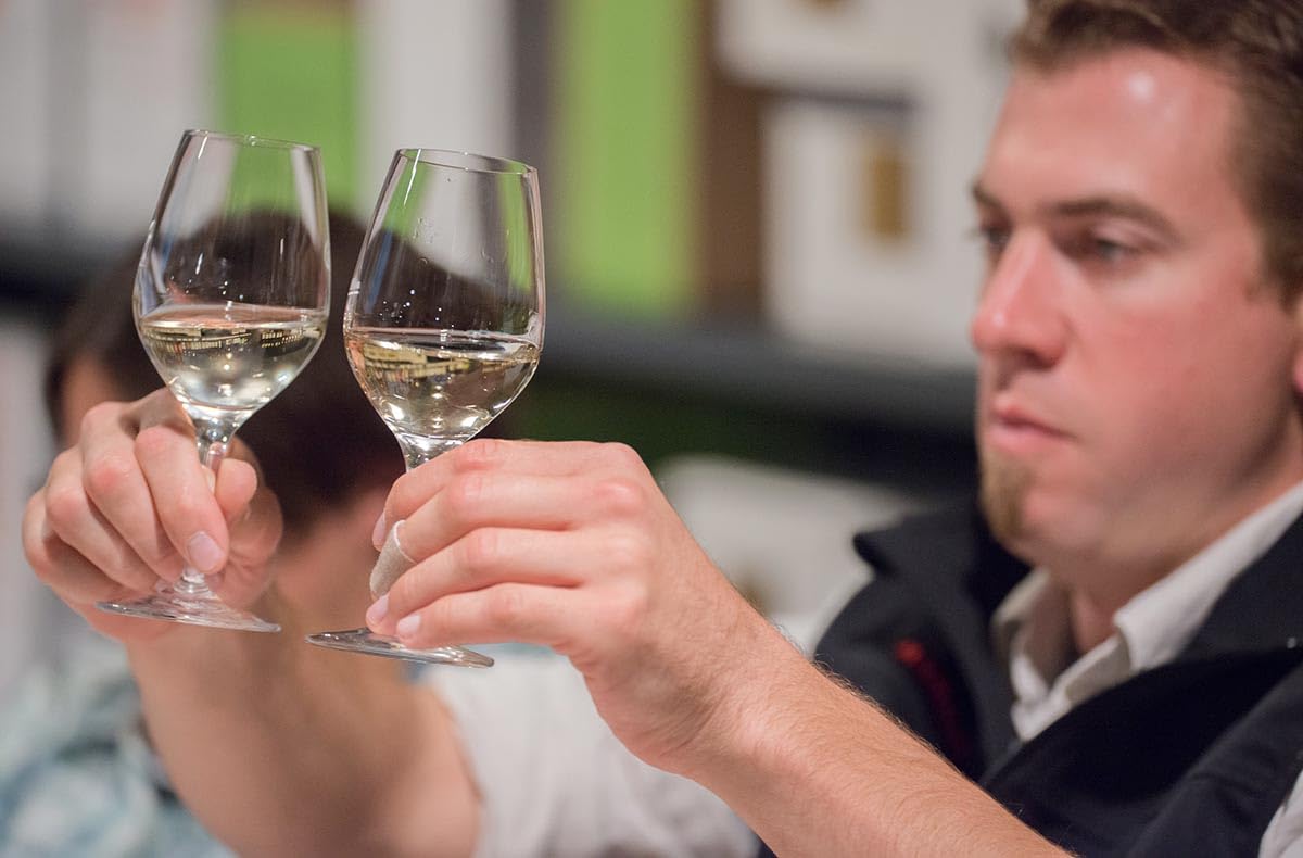 JOCHEN SCHWEIZER Geschenkgutschein: Rebsortenkurs mit Degustation Frankfurt am Main