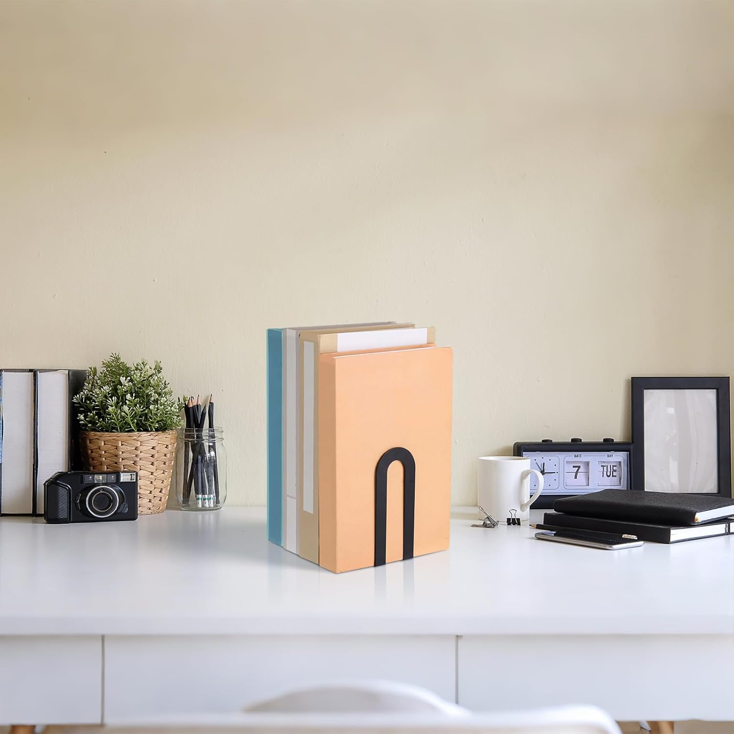 Chunful 24 Pcs Book Ends Bulk for Shelves Decorative Small Modern Metal Bookends Book Shelf Organizer Minimalist Design Stopper to Hold Books for Home Office (Black, 5.5 * 3.75 * 2.25inch)