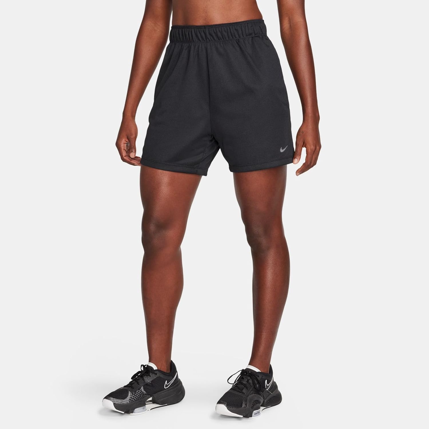Nike W NK Attack DF Mr 5in Short – Mid Thigh Length Shorts – Women's Training