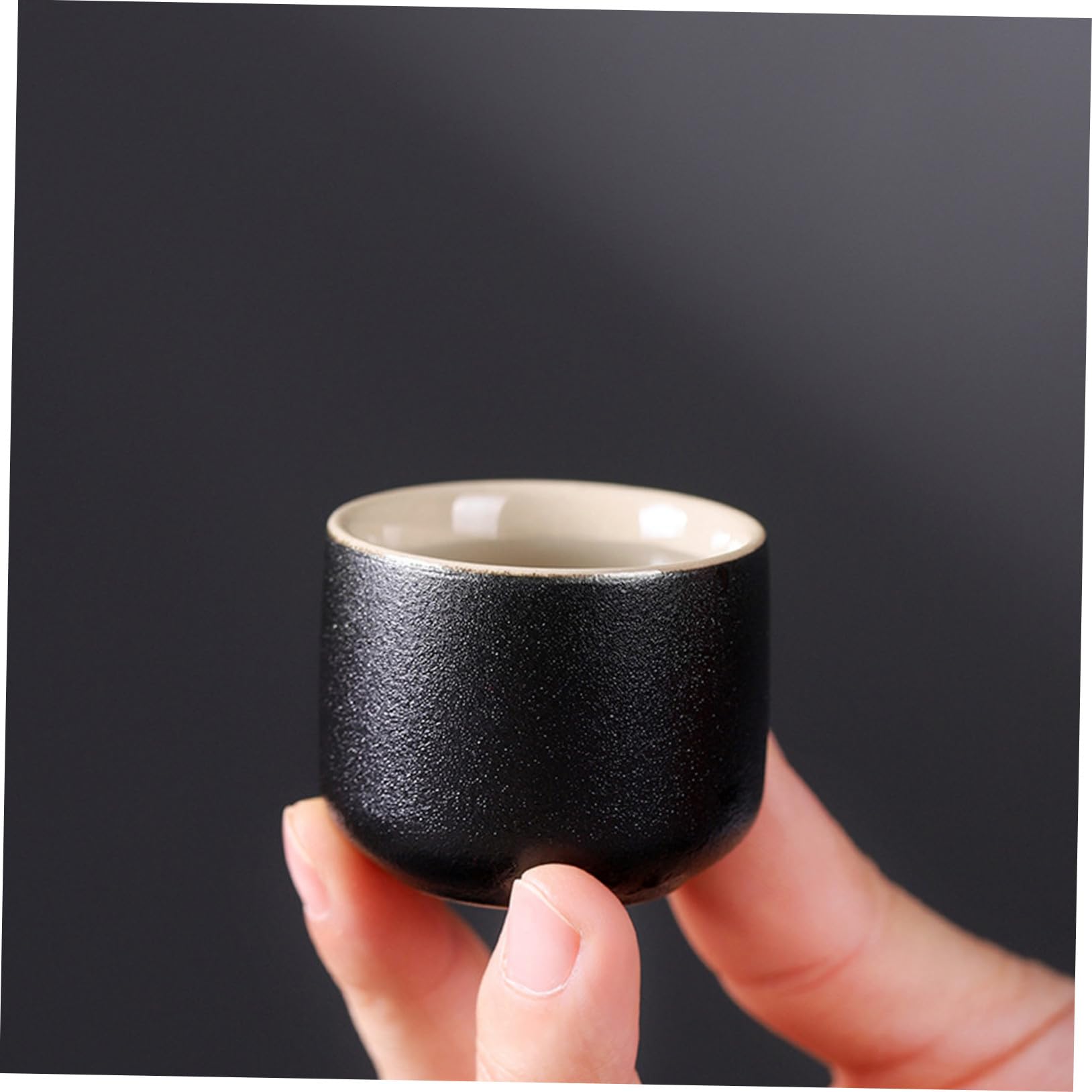 Ipetboom Ensemble de 7 Tasses à Saké en Céramique Noire, Design Japonerie Simpliste, Multi-usages, pour Recevoir Famille et Invités