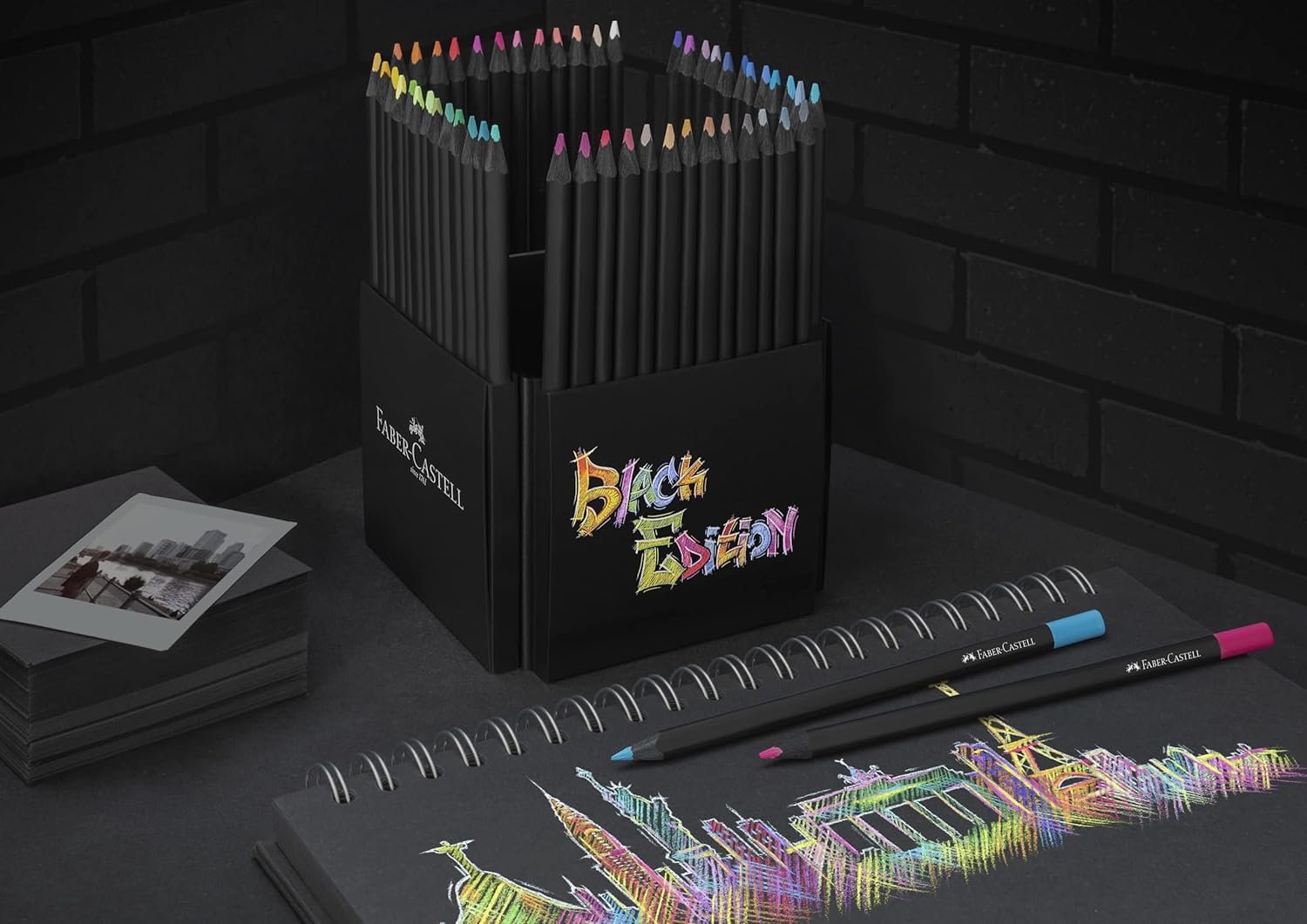 Faber-Castell 116450 Black Edition Boîte de 50 Crayons de Couleur Vibrants, Résistants à la Rupture et Prise en Main Ergonomique, Crayon de Couleurs Colorier sur Papier Clair et Foncé