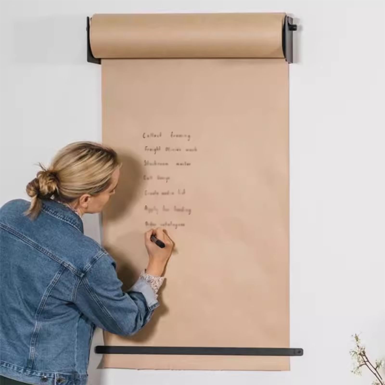 Distributeur De Papier Kraft Robuste (37/67/97/127 Cm) pour Salles De Classe, Rouleau Suspendu avec Coupe-Papier Intégré, Noir, Largeur 67 Cm.