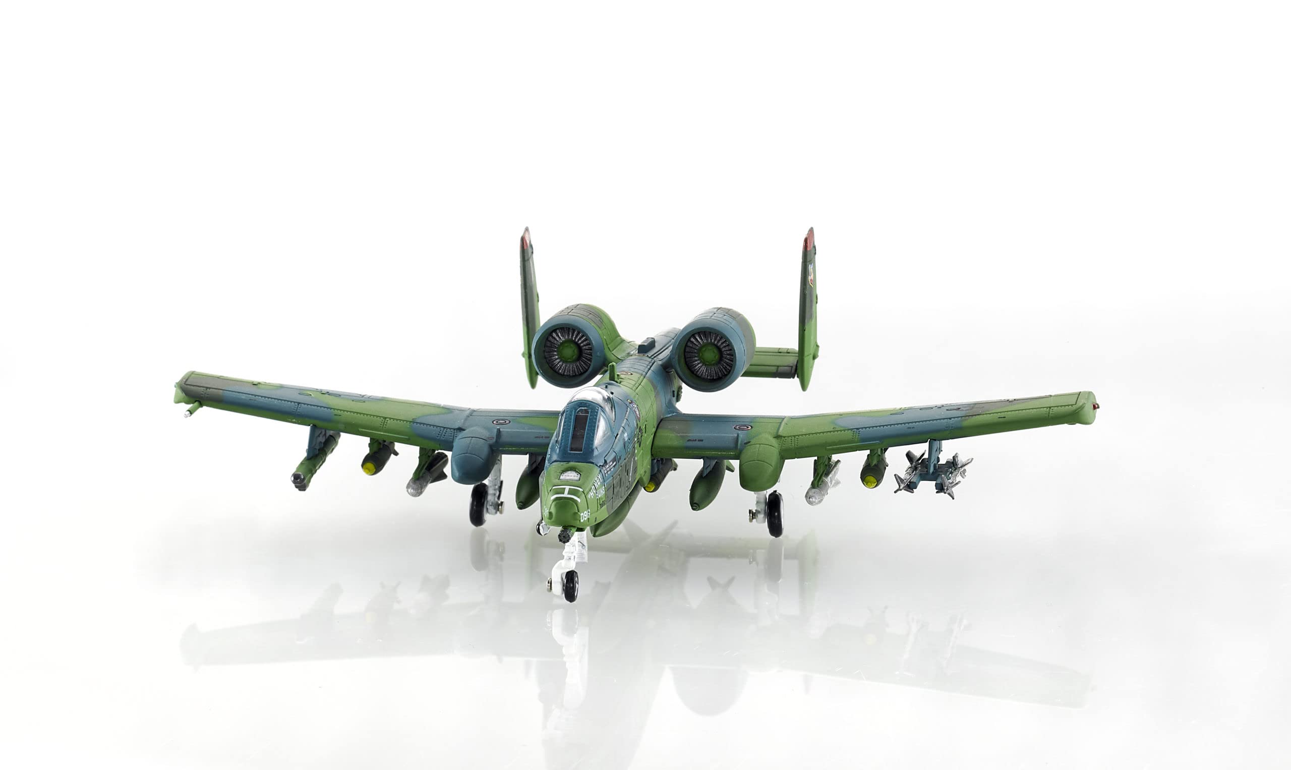 Amazon.co.jp: Aviation Fighters 1/144 A-10A サンダーボルト II