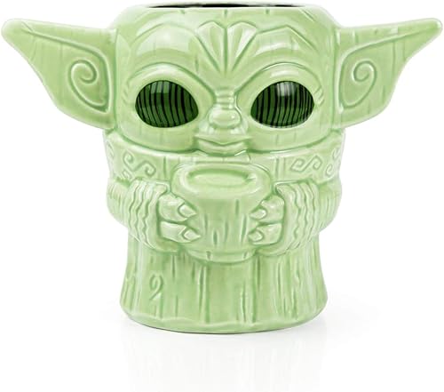 Miniatura 1 de Geeki Tikis Star Wars: The Mandalorian The Child Baby Yoda Taza | Taza de cerámica coleccionable oficial de Star Wars estilo Tiki | Capacidad para