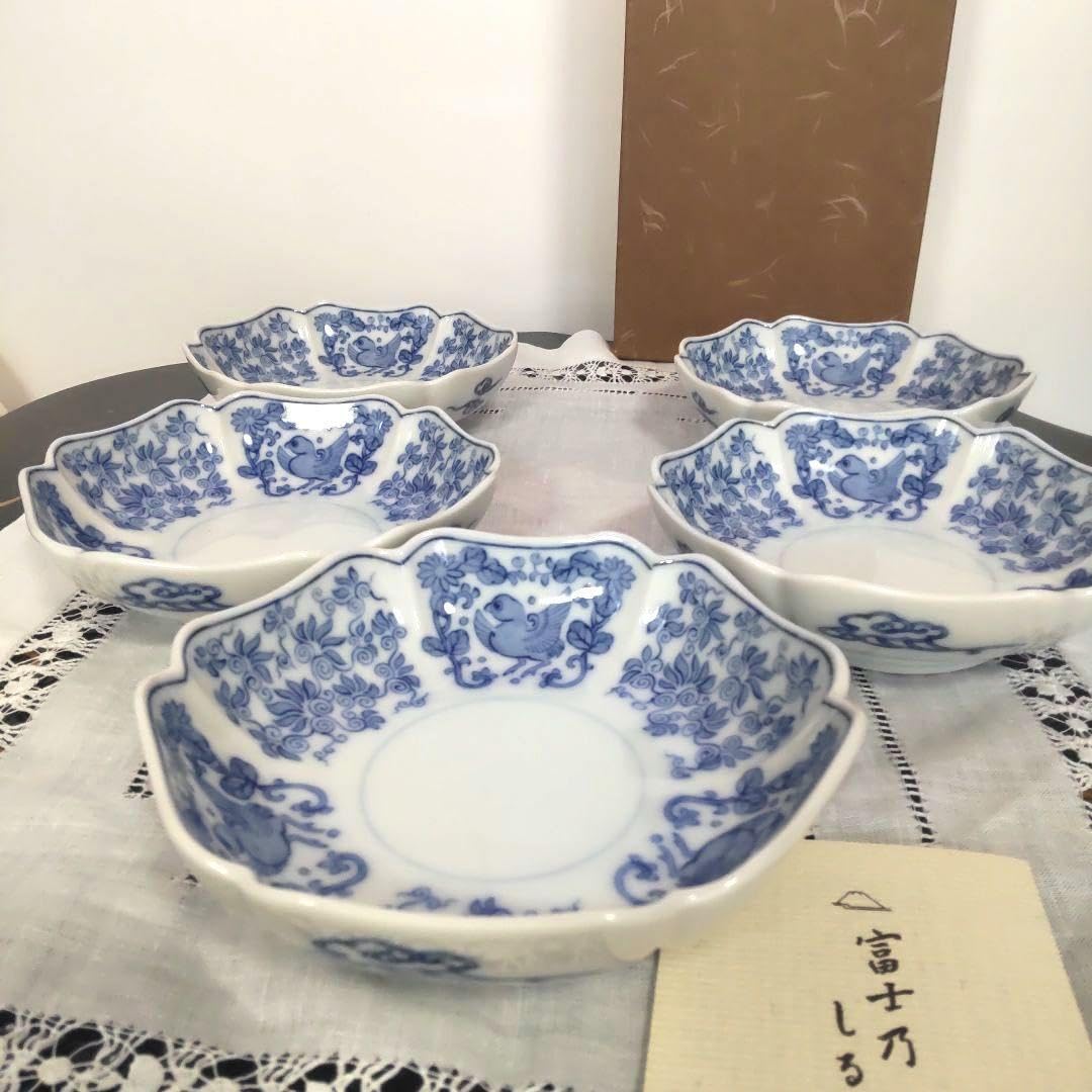 お値下【新品】深川製磁　花鳥唐草　取分皿5枚　 & 小皿揃5枚　元箱入 Amazon.co.jp: 深川製磁 花鳥 唐草 取り皿 中皿 鉢 深皿 宮内庁