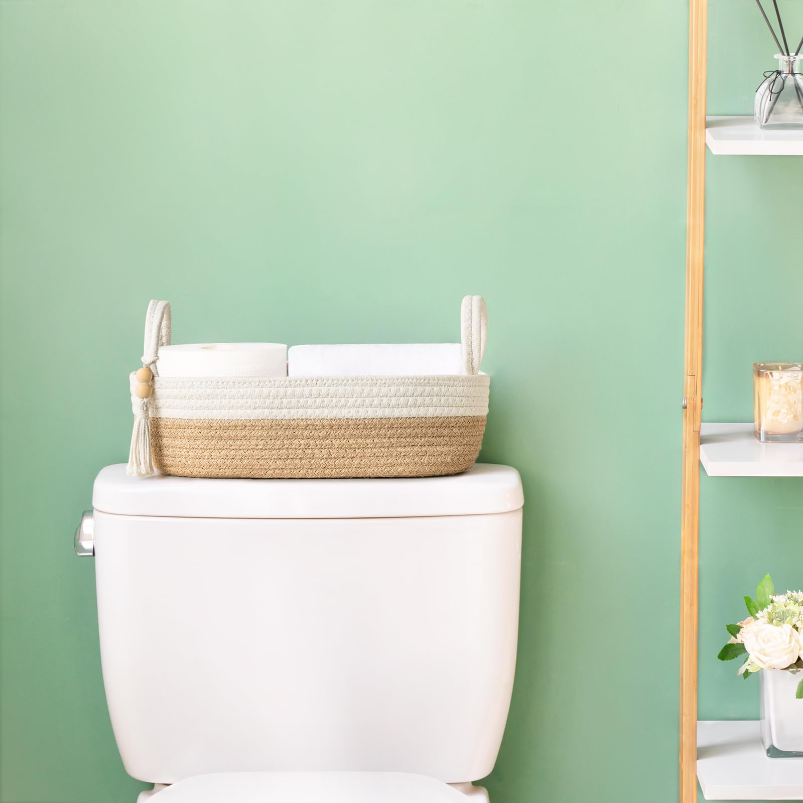 Mkono Kleiner Aufbewahrungskorb für Toilette, Toilettenspülkasten, böhmische Badezimmerdekoration, gewebtes Seil, Toilettenpapierhalter, Organizer für Regal, Schlafzimmer, Wohnzimmer, Braun und Weiß