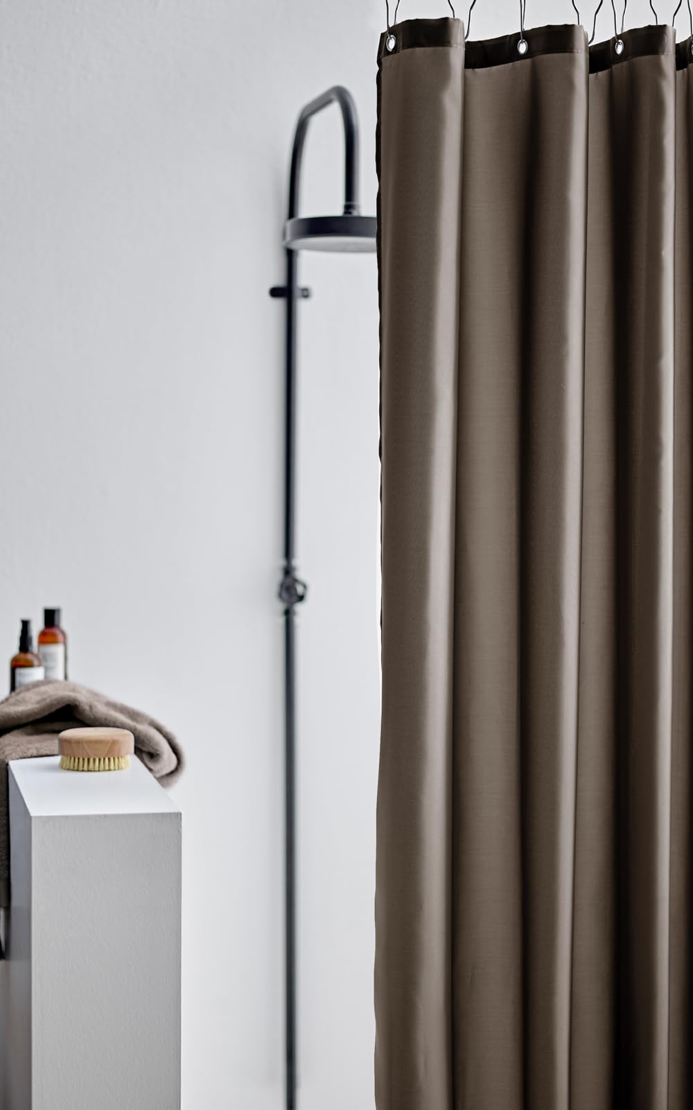 Södahl Comfort Duschvorhang 180x200 cm, Duschvorhang Hochwertig aus 100% Oeko-TEX-Zertifiziertem Polyester, Bad Vorhang, Wasserabweisend, Anti Schimmel, Waschbar, Taupe